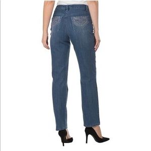 NWT embellished pocket jeans